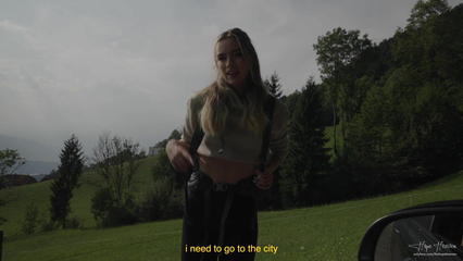 Автостопщица с красивой задницей рассчиталась сексом с незнакомцем